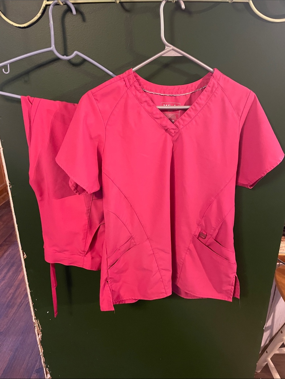 Wink123 Hot Pink V-Neck Scrub Set Size Medium 002